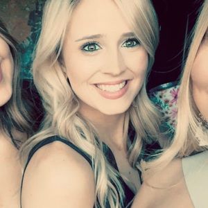 Meet your Posher, Claire